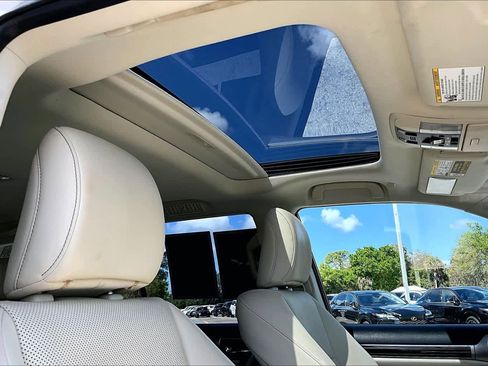 Used 2022 Lexus GX 460 Premium w/ Premium Package image 14