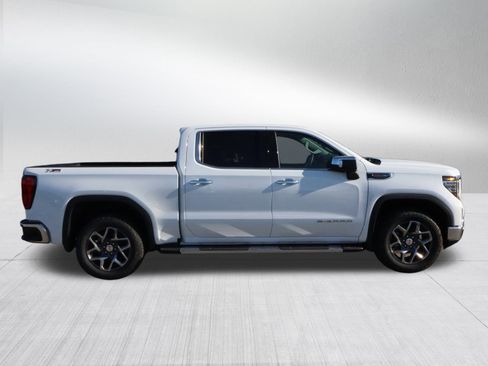 New 2026 GMC Sierra 1500 SLT image 8