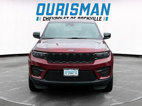 Used 2024 Jeep Grand Cherokee Laredo X AWD/4WD image 5
