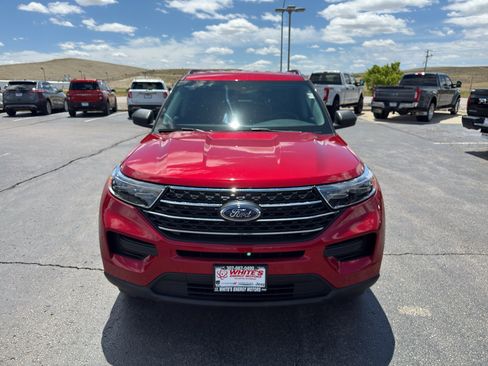 Used 2023 Ford Explorer XLT w/ Class IV Trailer Tow Package AWD/4WD image 2
