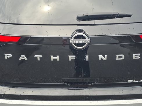 Used 2024 Nissan Pathfinder SL image 7