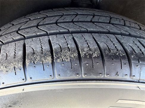 Used 2021 Chevrolet Malibu LS image 37