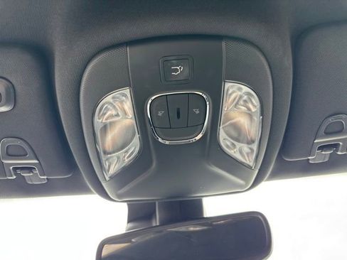 Used 2023 Jeep Compass Latitude w/ Convenience Group AWD/4WD image 24