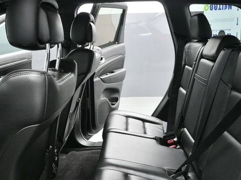 Used 2018 Jeep Grand Cherokee Limited AWD/4WD image 18