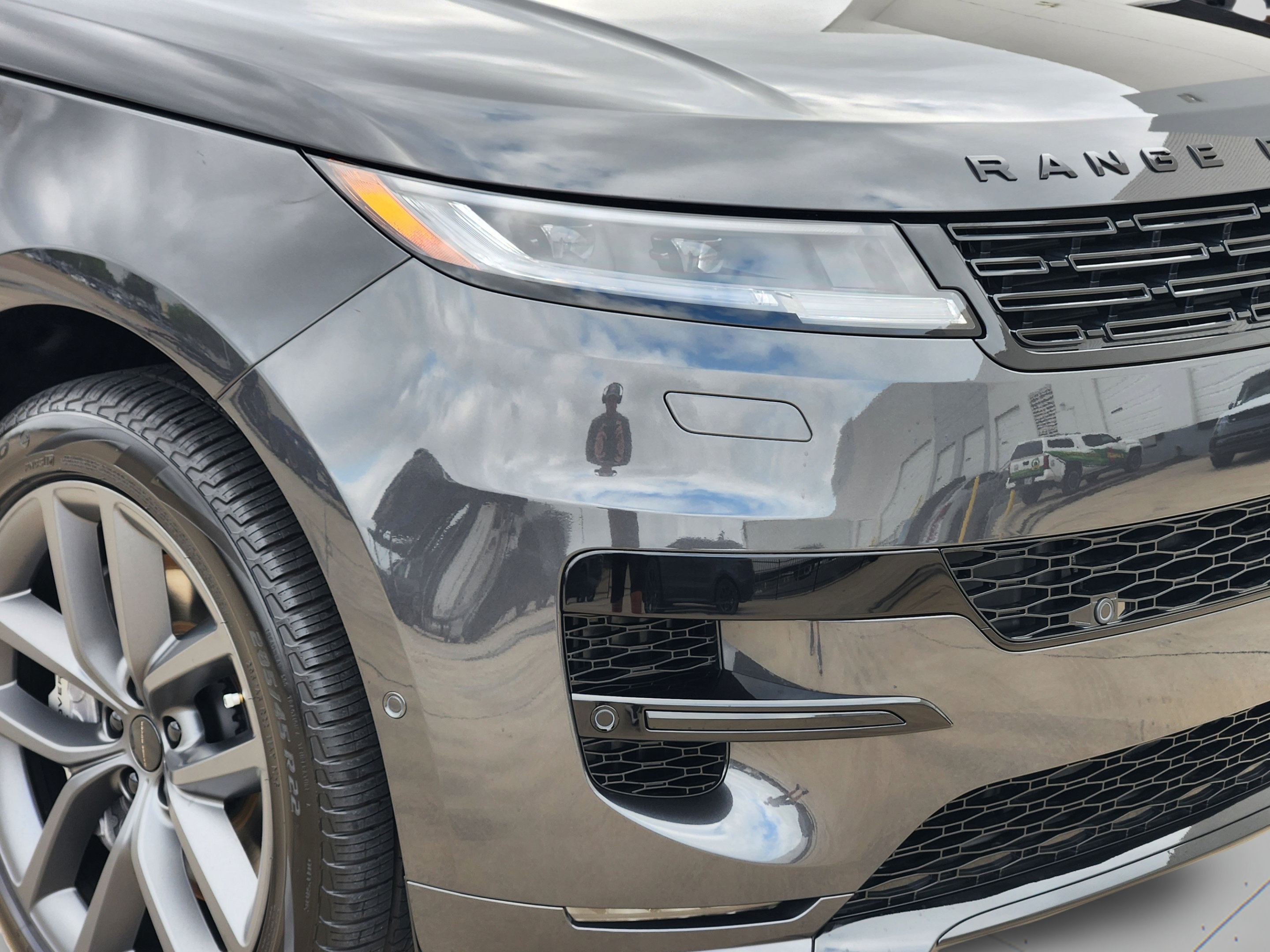 New 2026 Land Rover Range Rover Sport Dynamic SE AWD/4WD image 8