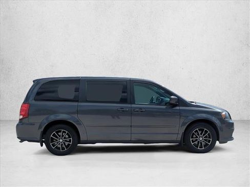 Used 2017 Dodge Grand Caravan GT FWD image 4
