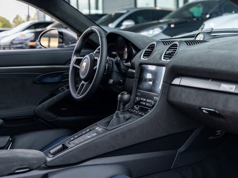 Used 2025 Porsche 718 Cayman GT4 RS image 51