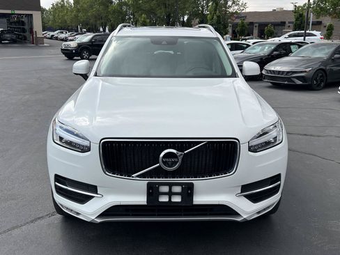 Used 2018 Volvo XC90 T5 Momentum w/ Convenience Package AWD/4WD image 3
