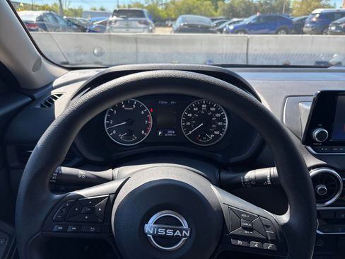 Used 2025 Nissan Sentra S FWD image 32