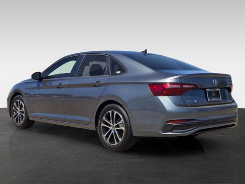 Used 2022 Volkswagen Jetta Sport FWD image 7