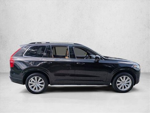 Used 2018 Volvo XC90 T6 Momentum w/ Convenience Package AWD/4WD image 3
