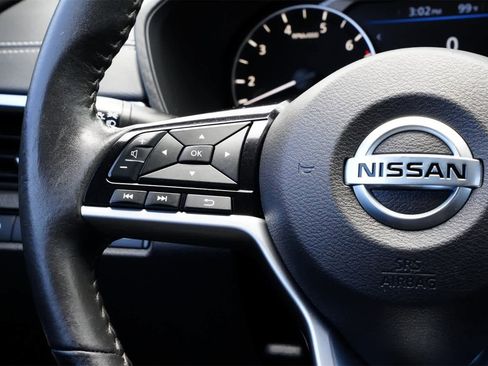 Used 2022 Nissan Altima 2.5 SV w/ SV Premium Package image 10
