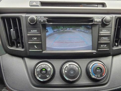 Used 2016 Toyota RAV4 LE AWD/4WD image 21