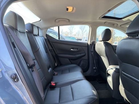 Used 2024 Nissan Sentra SR w/ SR Premium Package image 9