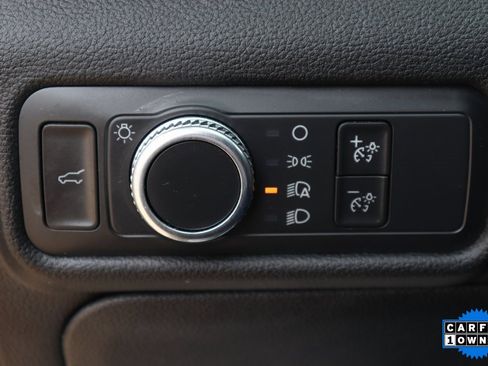 Used 2021 Ford Explorer XLT image 17