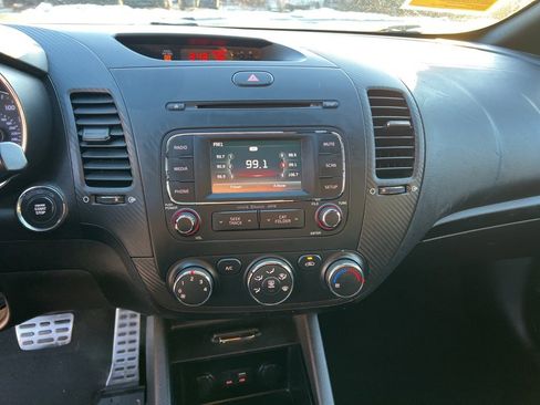 Used 2016 Kia Forte SX image 19