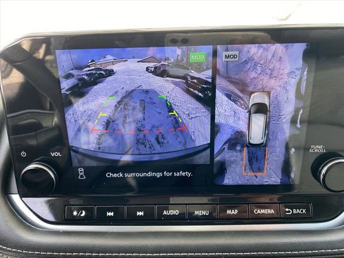 Used 2023 Nissan Rogue SL w/ SL Premium Package image 13