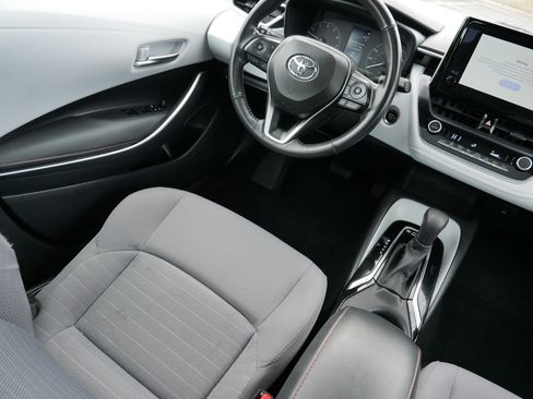 Used 2023 Toyota Corolla SE w/ SE Premium Package image 9