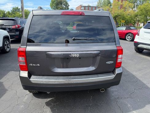 Used 2017 Jeep Patriot High Altitude AWD/4WD image 5