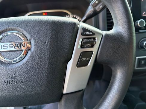 Used 2022 Nissan Titan S image 19