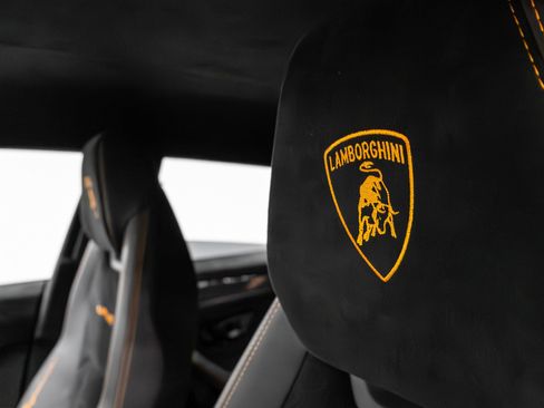 Used 2023 Lamborghini Urus Performante image 7