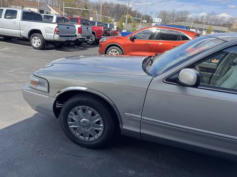Used 2008 Mercury Grand Marquis GS RWD image 4