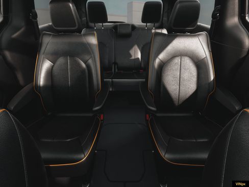 New 2027 Chrysler Pacifica Limited AWD/4WD image 17