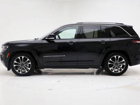 Used 2023 Jeep Grand Cherokee Overland w/ Luxury Tech Group IV AWD/4WD image 5