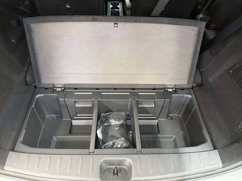 Used 2022 Nissan Pathfinder Platinum w/ Cargo Package AWD/4WD image 25