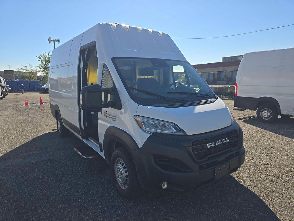 Used 2024 RAM ProMaster 3500 w/ Delivery Van Package FWD image 2