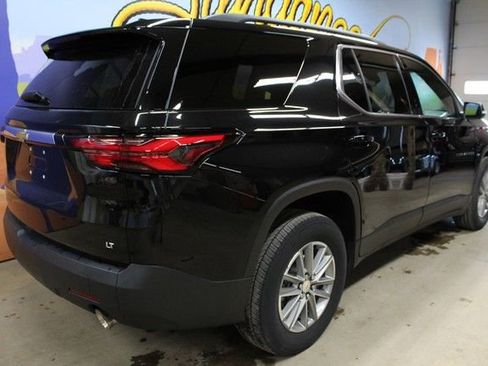 Used 2023 Chevrolet Traverse LT FWD image 4