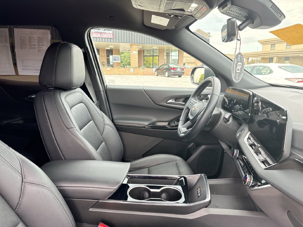 Used 2025 Chevrolet Equinox LT w/ Convenience Package II AWD/4WD image 7