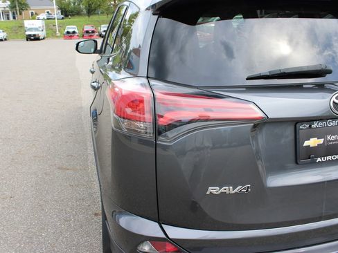 Used 2018 Toyota RAV4 LE w/ All Weather Liner Package FWD image 24