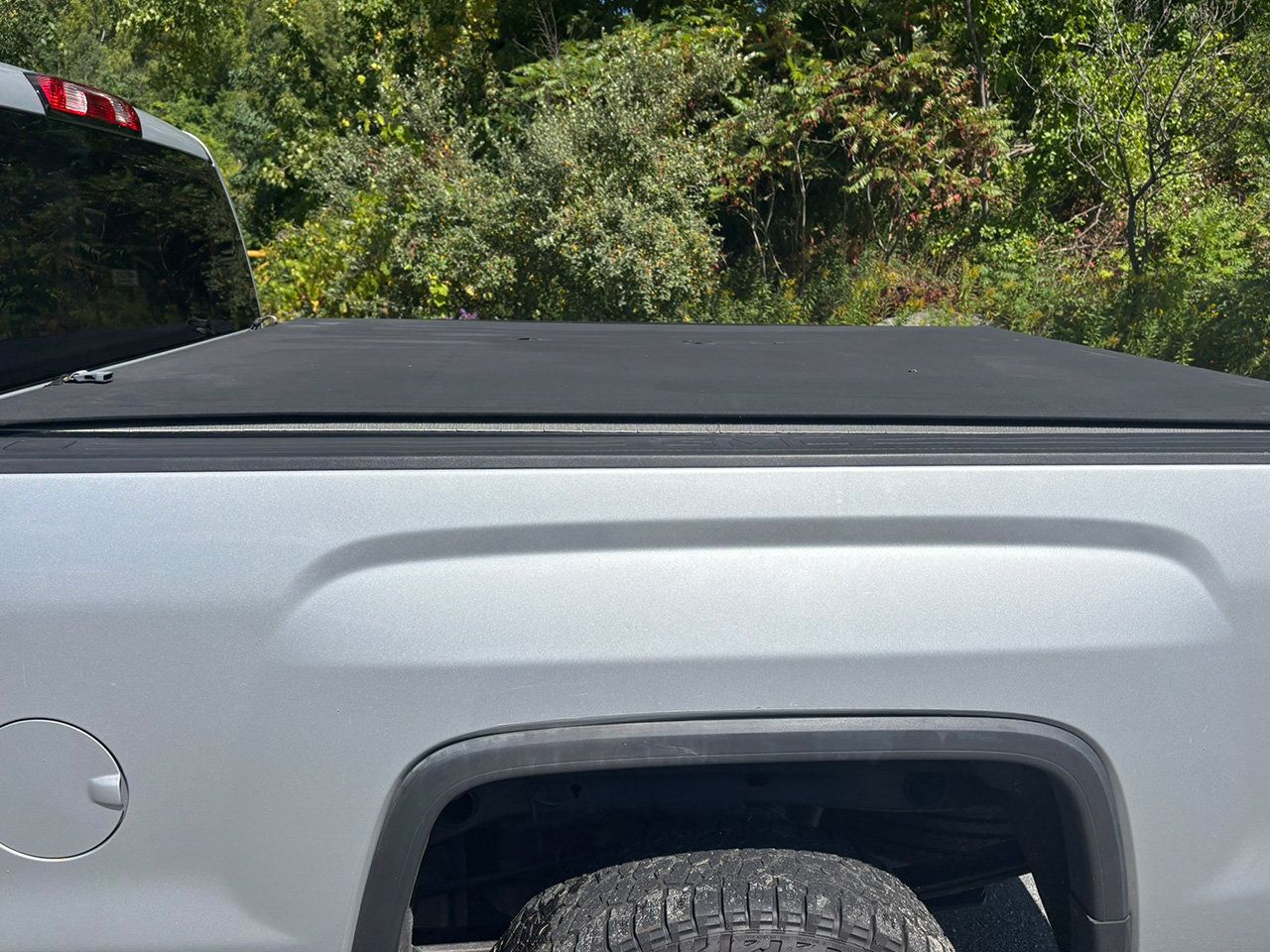 Used 2018 GMC Sierra 1500 SLT AWD/4WD image 9