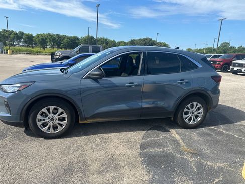 Used 2023 Ford Escape Active w/ Tech Pack #1 FWD image 2