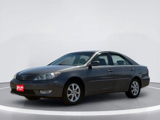 Used 2005 Toyota Camry XLE w/ XLE Premium Plus Pkg FWD video 2