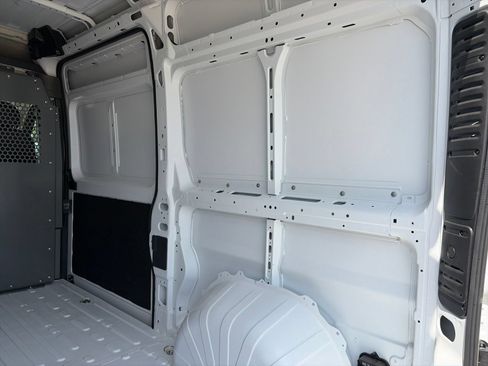 Used 2025 RAM ProMaster 2500 w/ Convenience Group FWD image 13
