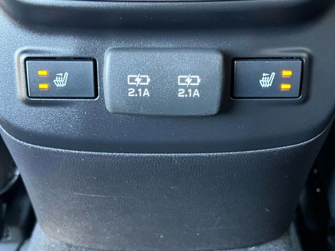 Used 2021 Subaru Outback Limited image 18