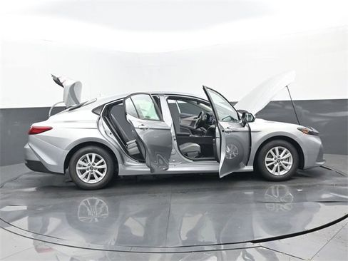 New 2026 Toyota Camry LE image 30