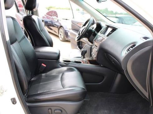 Used 2020 Nissan Pathfinder Platinum w/ Cargo Package FWD image 47