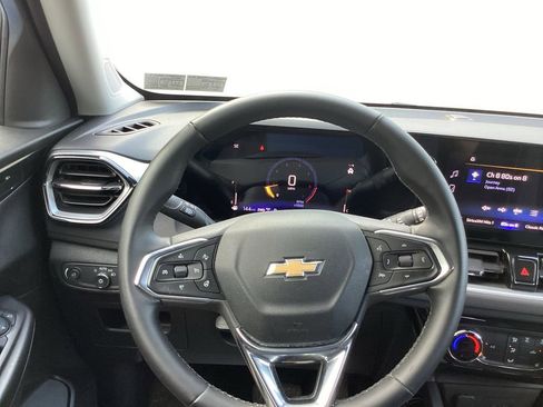 Used 2024 Chevrolet TrailBlazer LT w/ LT Cold Weather Package image 16