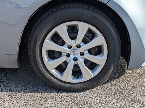 Used 2022 Toyota Corolla LE image 12