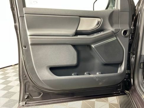 New 2025 Ford Expedition Active image 12