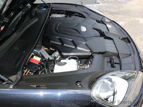 Used 2022 Porsche Cayenne Platinum Edition AWD/4WD image 11