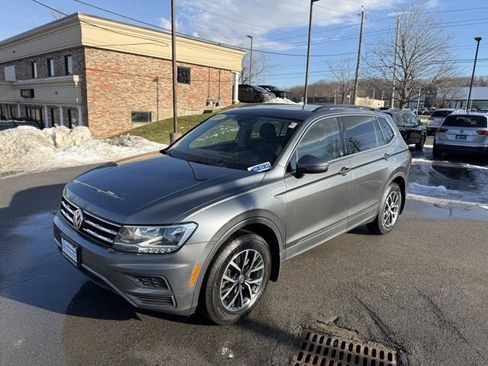 Used 2019 Volkswagen Tiguan SE w/ Panoramic Sunroof Package image 1