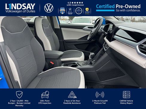 Certified 2025 Volkswagen Taos SE image 12