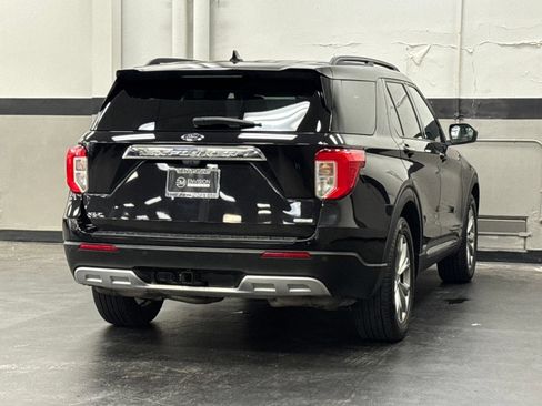 Used 2020 Ford Explorer XLT w/ Equipment Group 202A RWD image 14