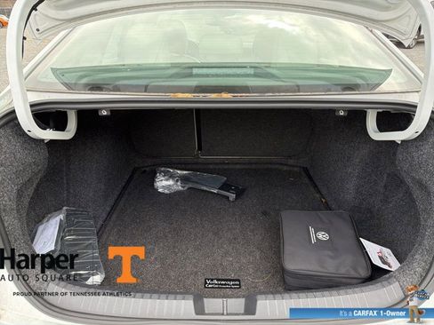 Used 2023 Volkswagen Jetta SE w/ Panoramic Sunroof Package image 20