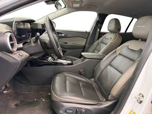 Used 2025 Chevrolet Trax ACTIV w/ Driver Confidence Package image 9