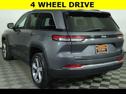 Used 2022 Jeep Grand Cherokee Limited image 4